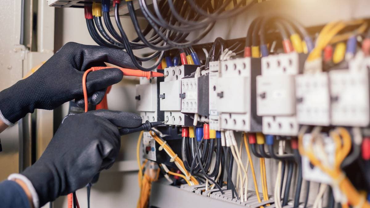 DGUV V3 Prüfung: Was tun, wenn Mängel festgestellt werden?