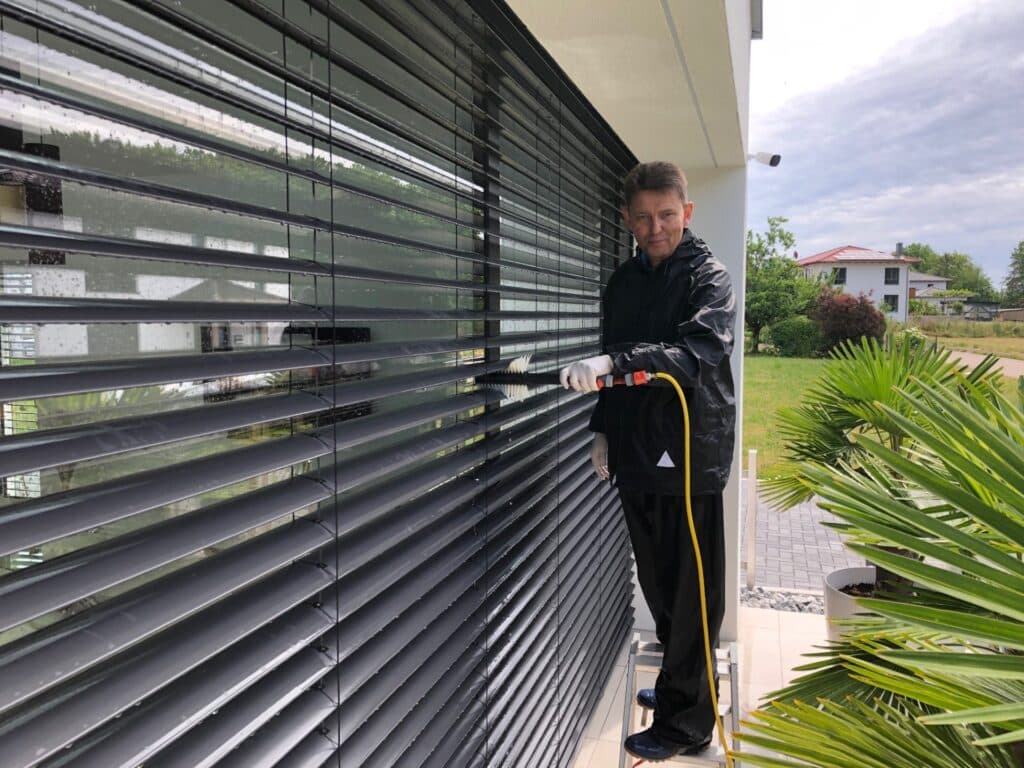 Fensterputzer in der Nähe gesucht? Meister-Job bietet dir zuverlässige Experten