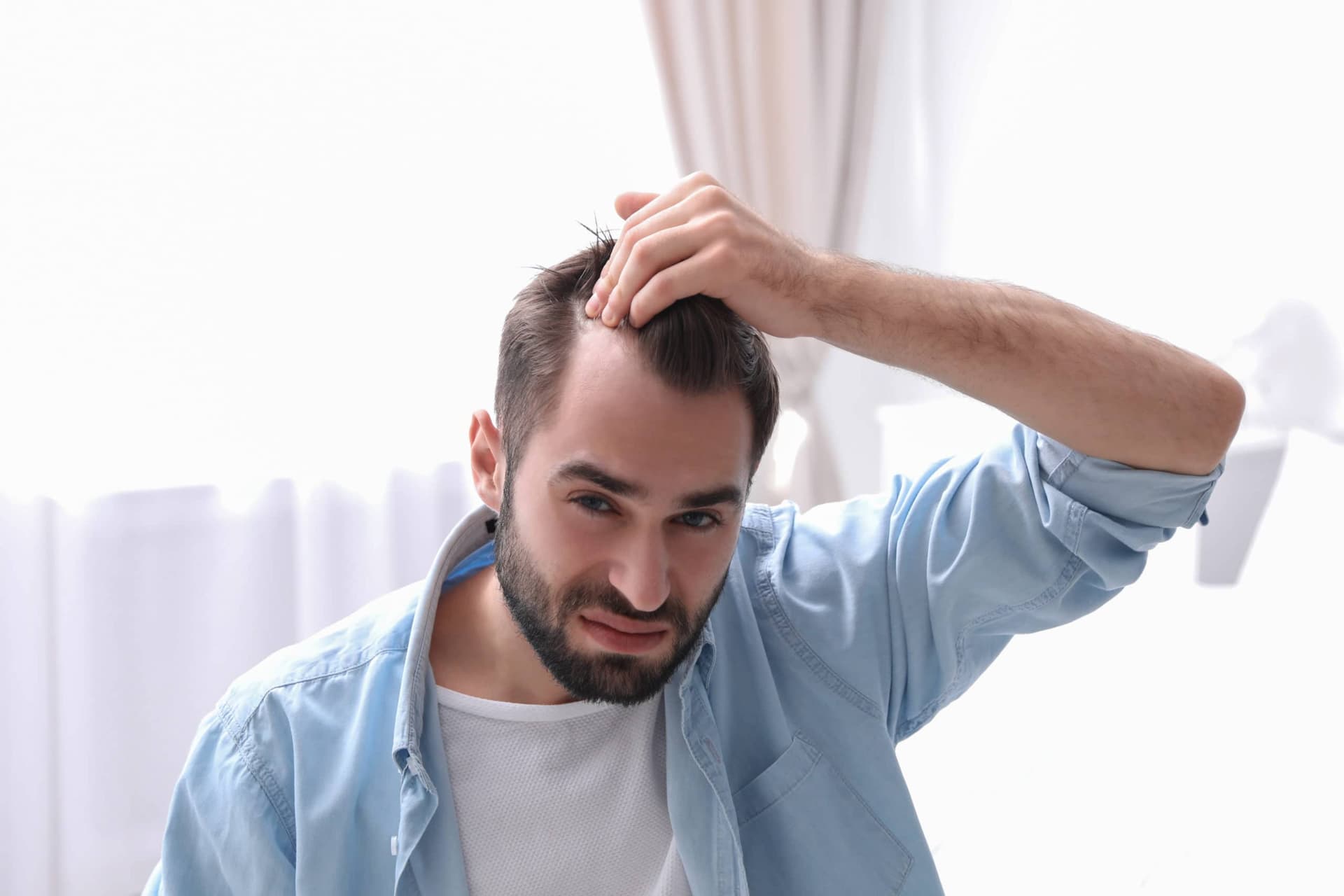 Haartransplantation: Ihre Haarlinie wiederhergestellt