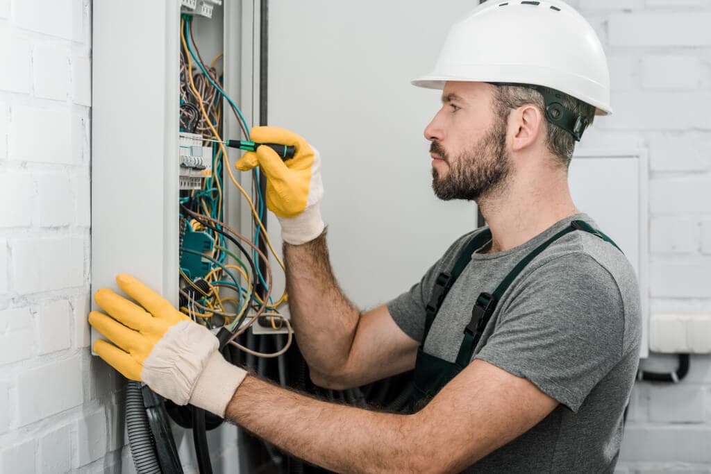 Welche elektrischen Betriebsmittel unterliegen der DGUV V3 Prüfung?