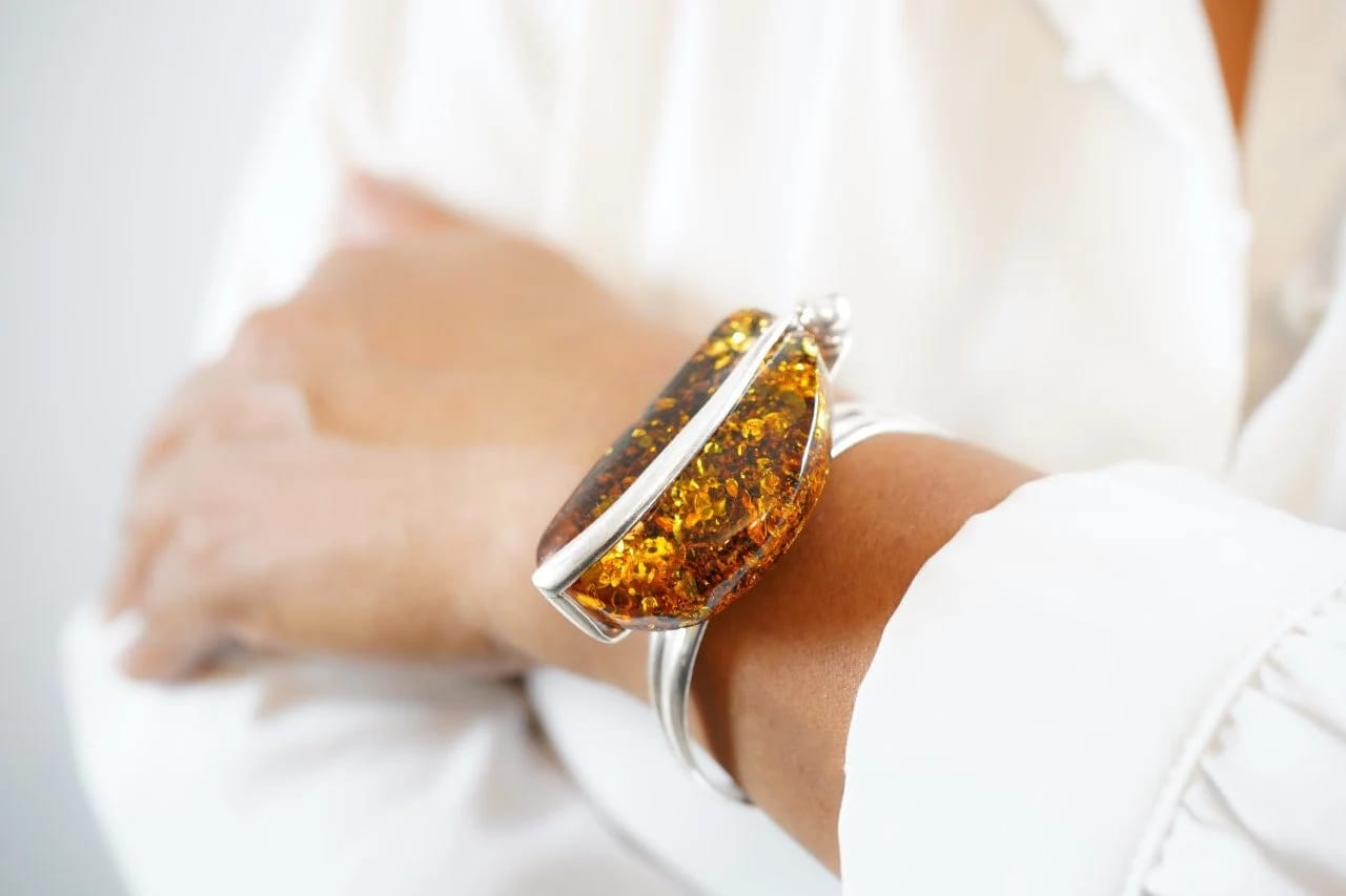 Polnischer Bernsteinschmuck – Ein Kunstwerk der Moderne