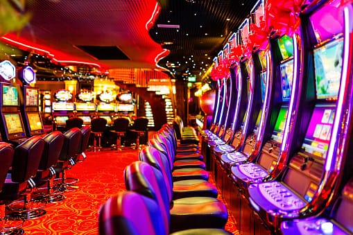 โชคชะตาของ Gladiator กำลังรออยู่: เข้าสู่ Arena of Roman888 Slot เพื่อรับรางวัลใหญ่