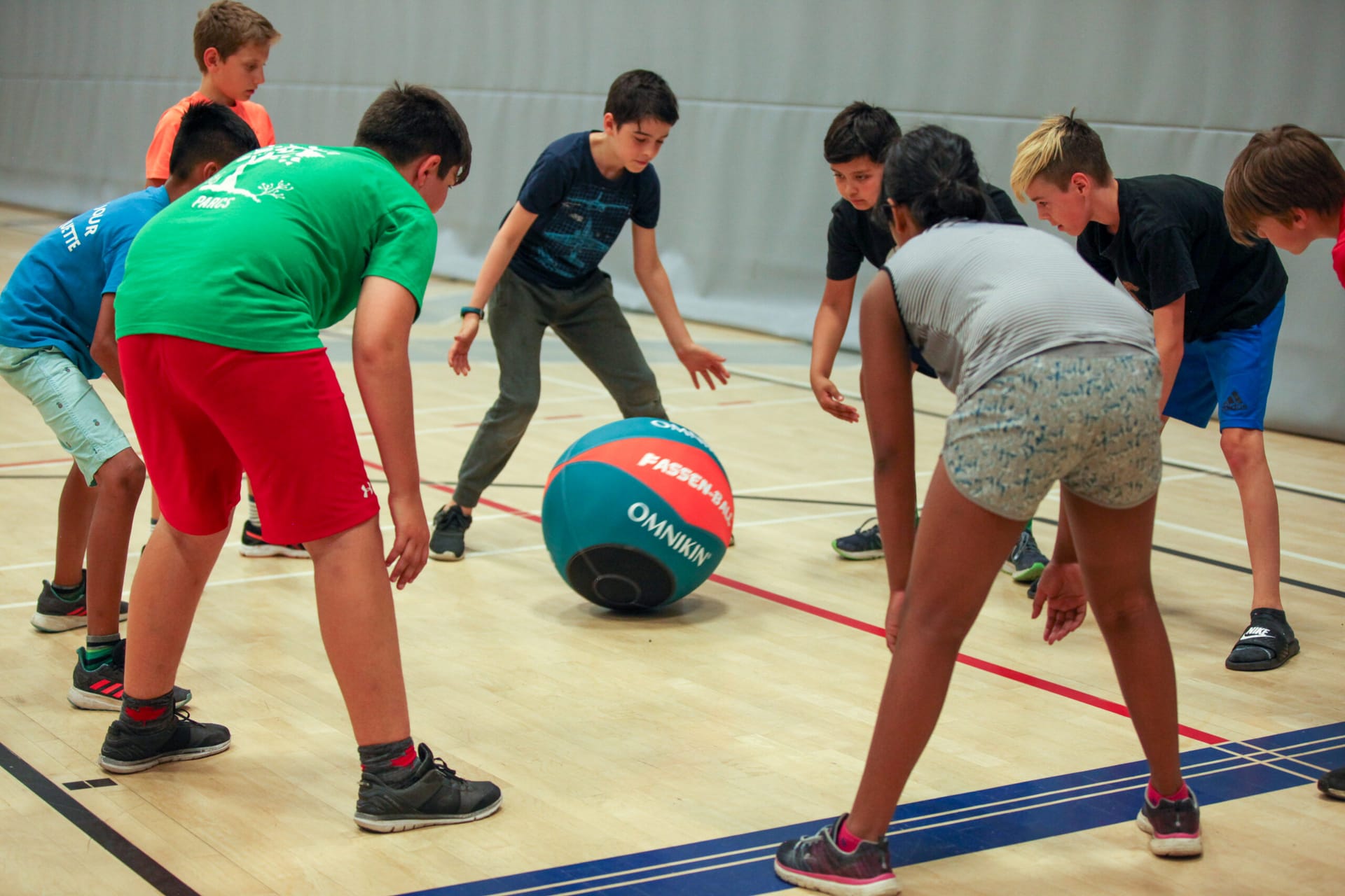 Kreative Kinderprogramme gestalten mit Spiele Kindergarten Turnhalle Ideen