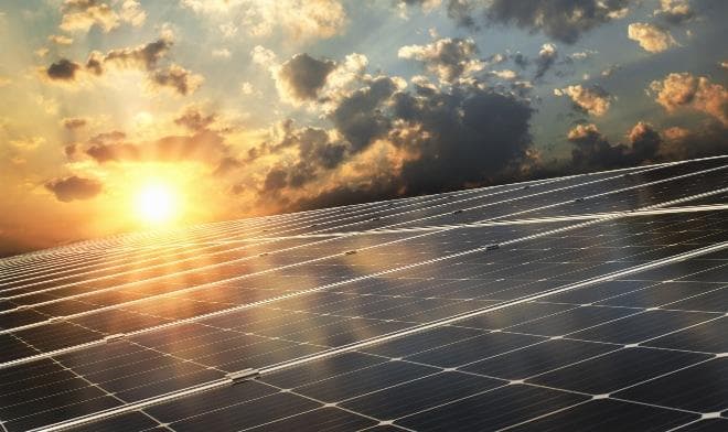 Von Dächern bis in die Wüste: Anwendungen und Potenziale der Photovoltaik-Technologie weltweit