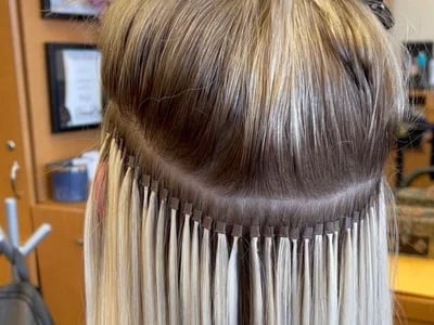 Tape Extensions Enthüllt: Insider-Tipps für traumhaftes Haar
