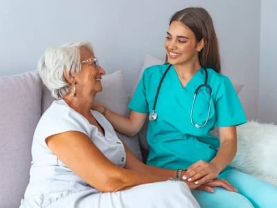 24 Stunden Pflege: Warum 24-Stunden-Seniorenbetreuung die beste Option für Pflege daheim ist