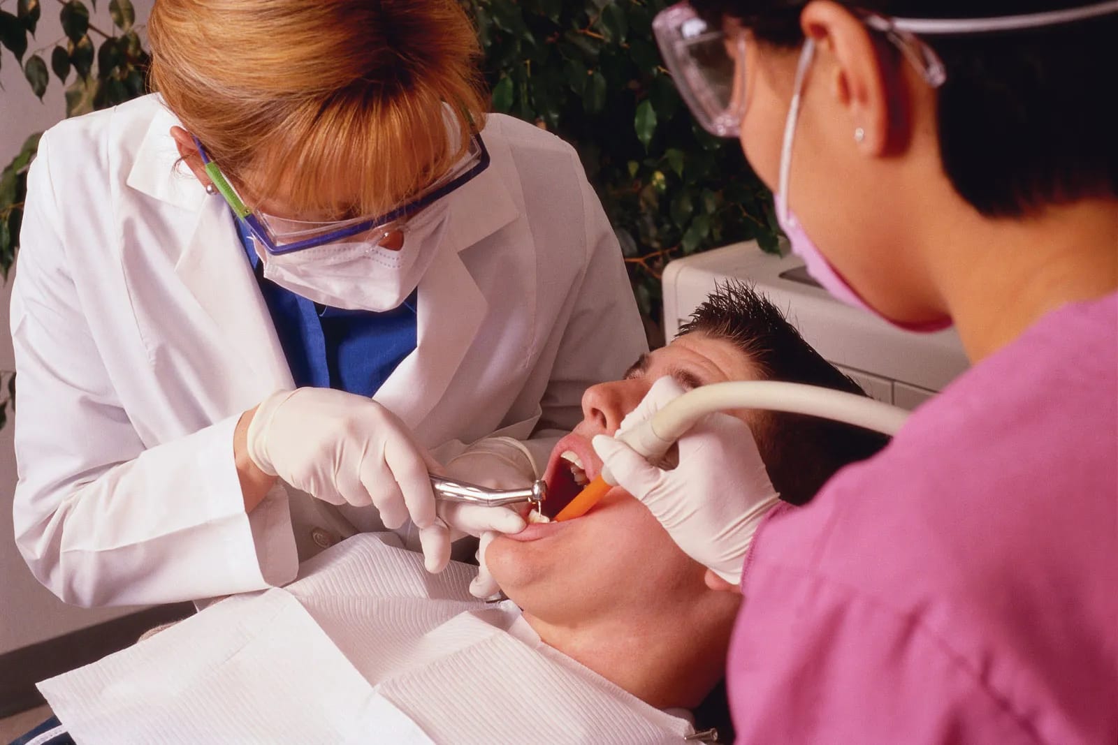 Von Wurzelbehandlungen bis Veneers: Zahnarzt Zürich bei Smile Again erklärt