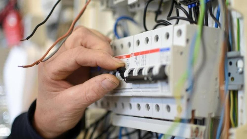 Wie die VDE Prüfung zur Einhaltung der DGUV V3 Prüfungsvorschriften beiträgt