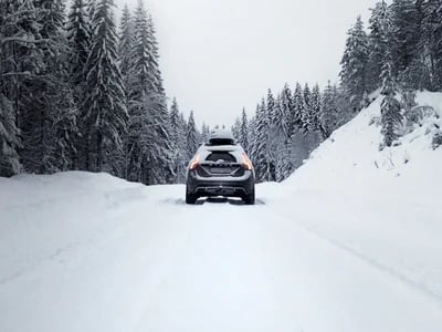 Warum Laufflächen Schneeketten für SUVs und Geländewagen unverzichtbar sind