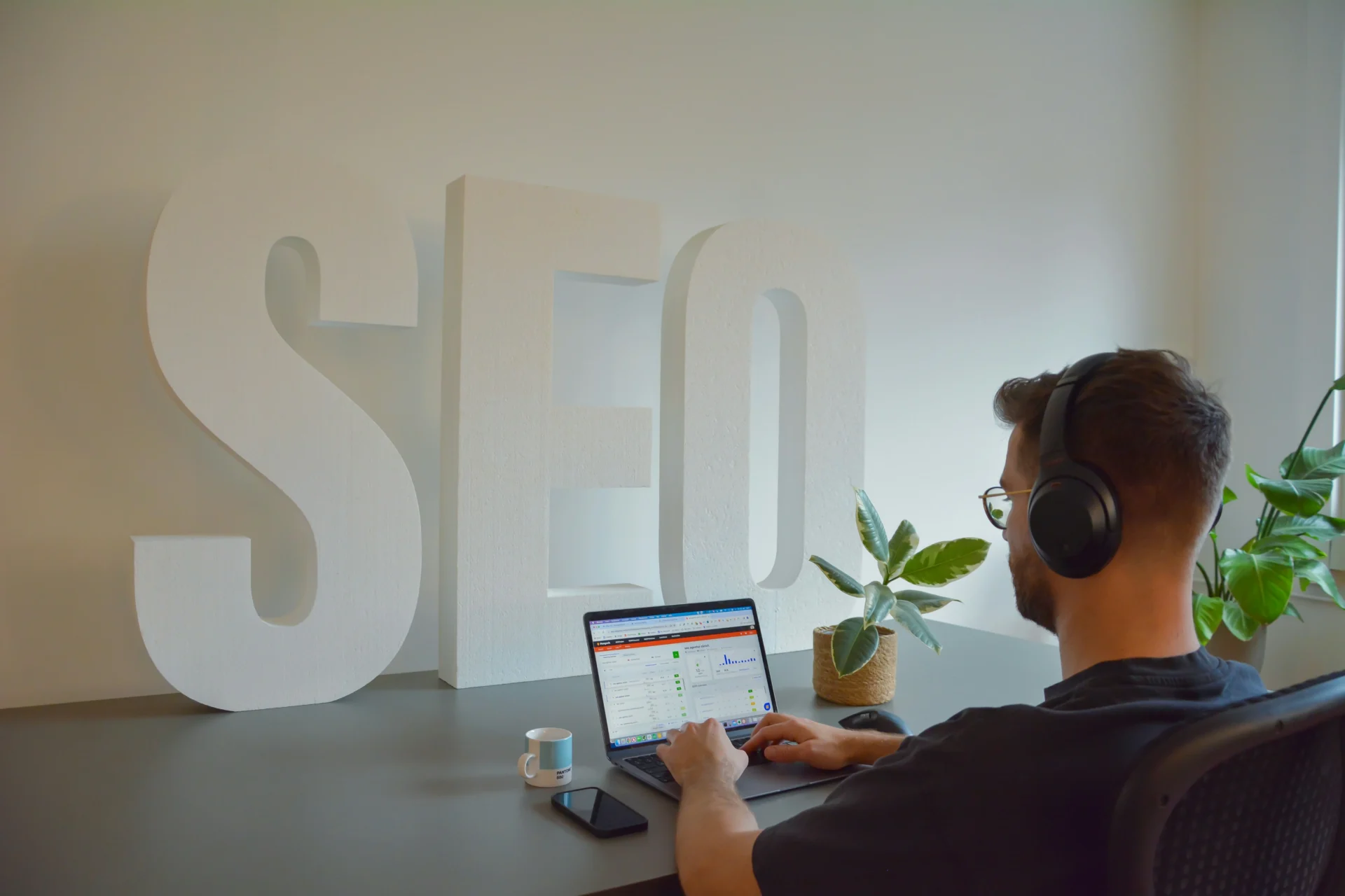 Messbare Ergebnisse durch datengetriebenes Marketing und SEO-optimierte Website