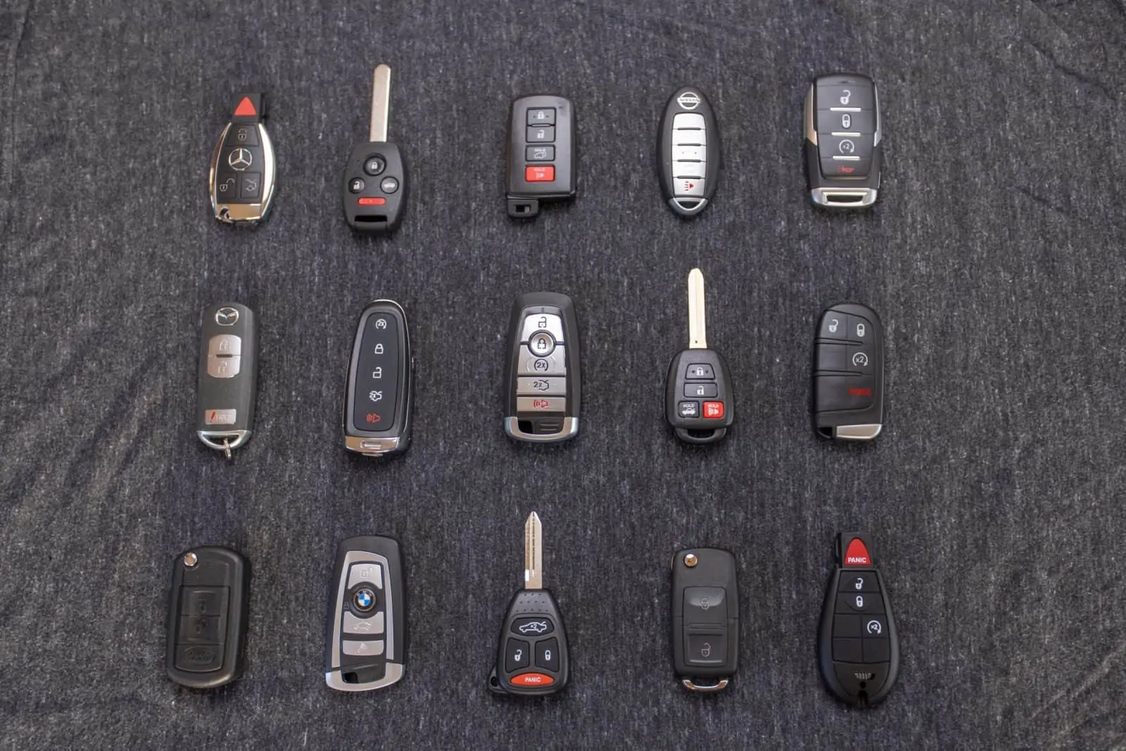Autoschlüssel nachmachen bei MR-KEY: Präzision nach Originalcode