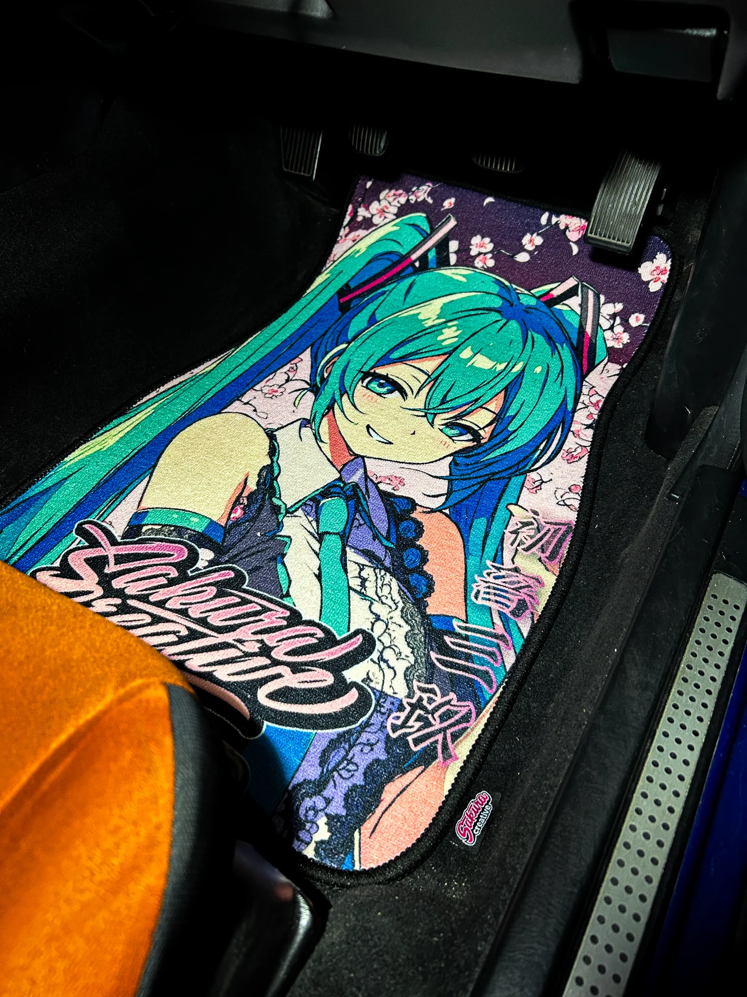 Anime for Car Lovers: Verwandeln Sie Ihr Fahrzeug in ein echtes Itasha-Kunstwerk!